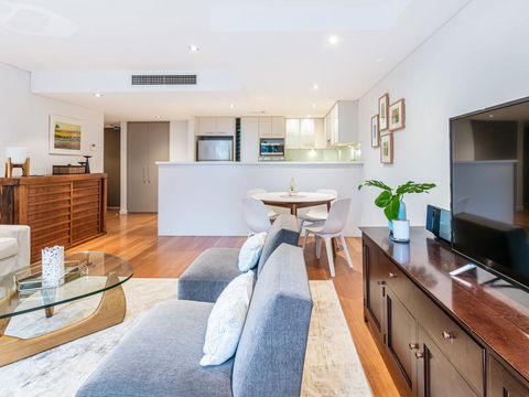 Modern Apartment With Large Courtyard And Short Walk To Bondi Beach - Australian Directory 1