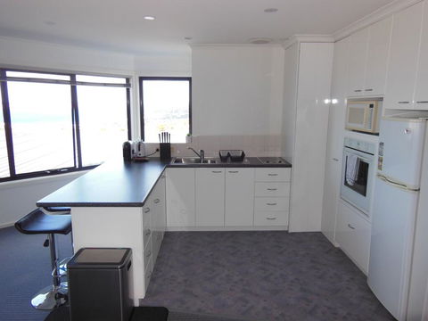 Modern Hobart Apartment With Stunning Views - Australian Directory 2