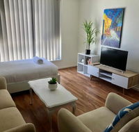 Modern Unit Near To Surfers Paradise - Australian Directory