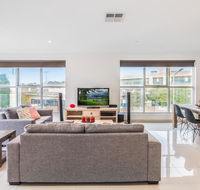 Modern Unit With Balconies Near Melbourne Airport - Australian Directory