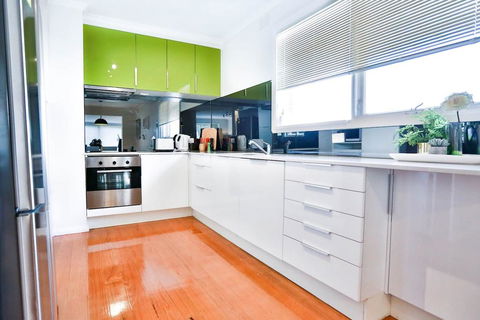 Mont Albert 2 Bedrooms Morden House - Australian Directory 0