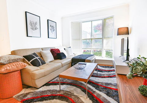 Mont Albert 2 Bedrooms Morden House - Australian Directory 2