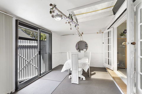 Morna Point Road 86A, Nell's Cottage - Australian Directory 3