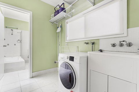 Morna Point Road 86A, Nell's Cottage - Australian Directory 2