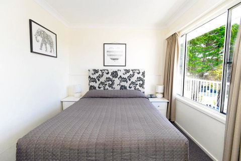 Motel 617 - Australian Directory 1