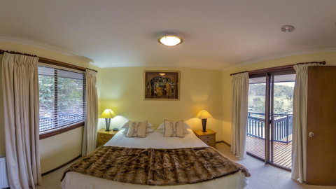 Mowamba River Lodge - Australian Directory 2