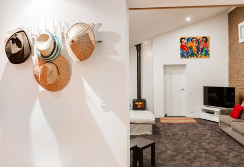 Mt Martha Retreat - Australian Directory 1