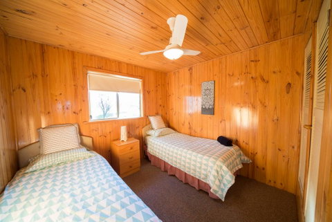 Mundic Waterfront Cottages - Australian Directory 3