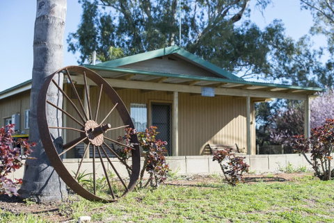 Mundic Waterfront Cottages - Australian Directory 1