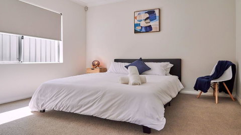 Murdoch Hospital & Uni - Netflix & WiFi - - Australian Directory 3