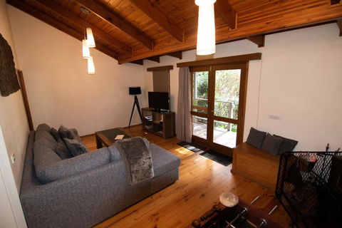Mystic View Cottage - Australian Directory 2