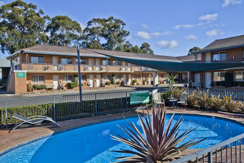 Currans Hill NSW Australian Directory