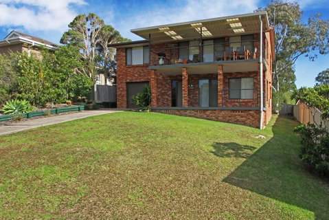 NARRAWALLEE RETREAT - Australian Directory 2