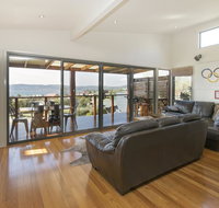 Ned Kelly's Retreat - Sophisticated style with modern convenience and magical outlook