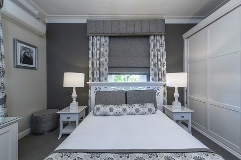 Grand Mercure Basildene Manor - Australian Directory 24