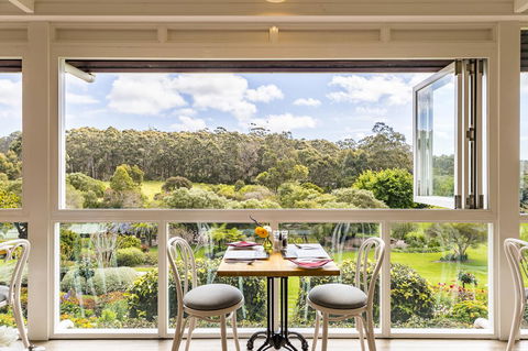 Grand Mercure Basildene Manor - Australian Directory 10