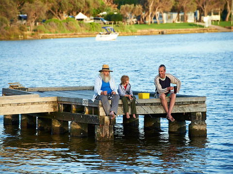 Augusta Escape Holiday Units - Australian Directory 42