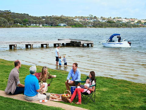 Augusta Escape Holiday Units - Australian Directory 39