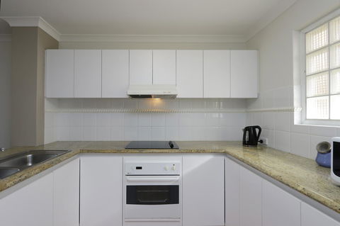 Hillarys Marina Apartment - Australian Directory 14