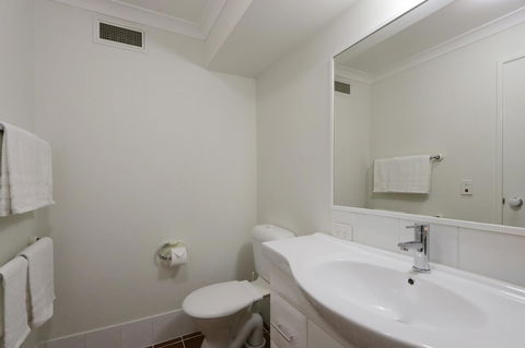 Hillarys Marina Apartment - Australian Directory 27
