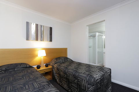 Hillarys Marina Apartment - Australian Directory 17