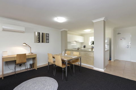 Hillarys Marina Apartment - Australian Directory 5
