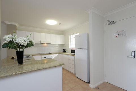 Hillarys Marina Apartment - Australian Directory 15