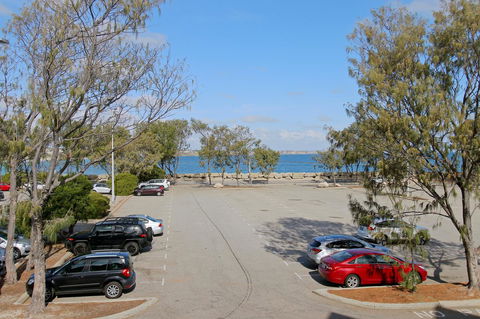 Hillarys Marina Apartment - Australian Directory 0
