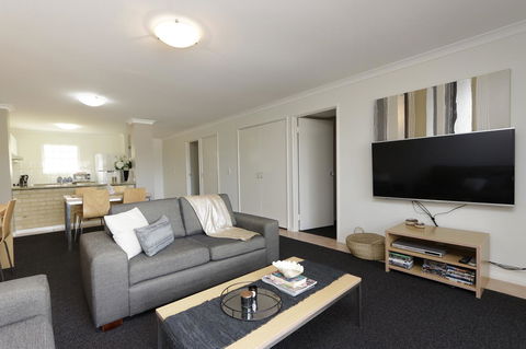 Hillarys Marina Apartment - Australian Directory 4