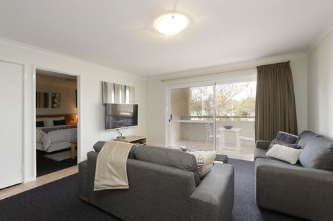 Hillarys Marina Apartment - Australian Directory 8
