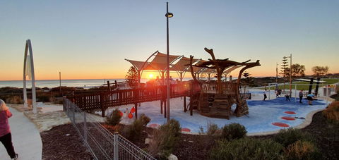 Scarborough Beach Front Resort - Shell Ten - Australian Directory 18