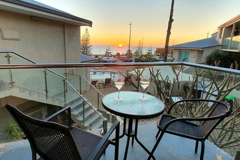 Scarborough Beach Front Resort - Shell Ten - Australian Directory 7