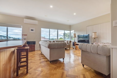 Serpentine Rose - Australian Directory 5