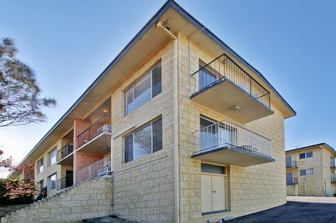 Summer Breeze - Holiday Or Business Apartment - Australian Directory 0