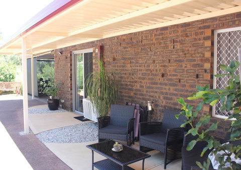 Jacaranda Hideaway Bed & Breakfast - Australian Directory 12