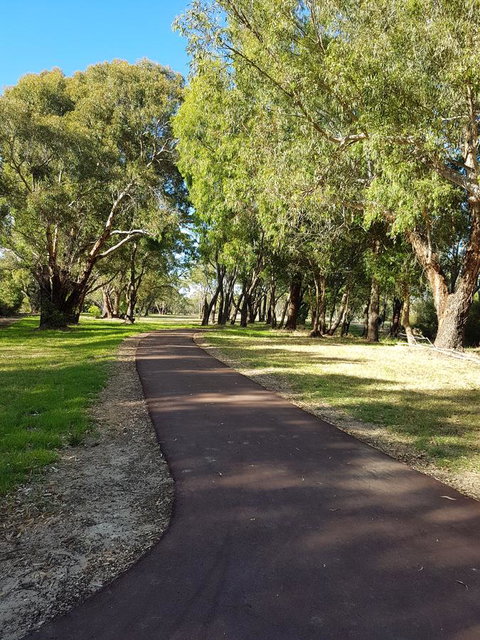 Jacaranda Hideaway Bed & Breakfast - Australian Directory 21
