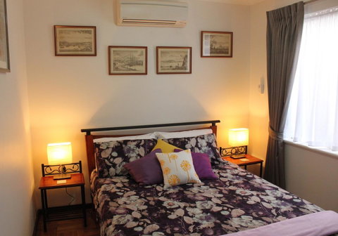Jacaranda Hideaway Bed & Breakfast - Australian Directory 2
