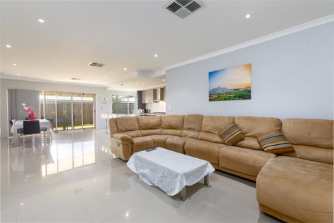 Rainbow Dream House - Australian Directory 0