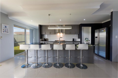 Rainbow Dream House - Australian Directory 5