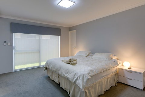 Rainbow Dream House - Australian Directory 6