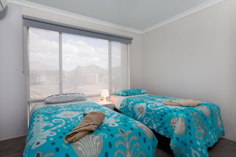 Rainbow Dream House - Australian Directory 12