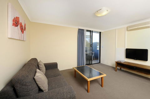 Lodestar Waterside Apartments - Australian Directory 25