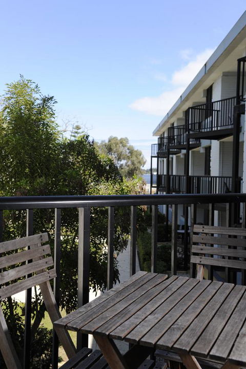 Lodestar Waterside Apartments - Australian Directory 24