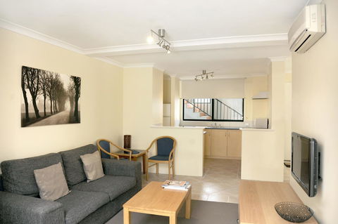 Lodestar Waterside Apartments - Australian Directory 31