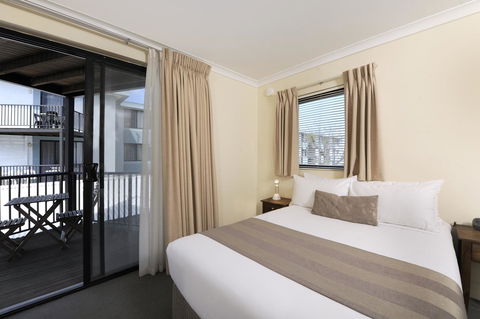 Lodestar Waterside Apartments - Australian Directory 43