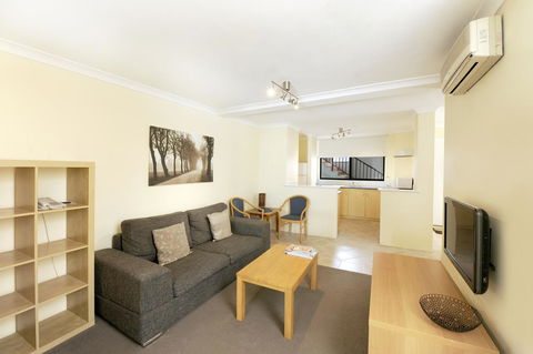 Lodestar Waterside Apartments - Australian Directory 30