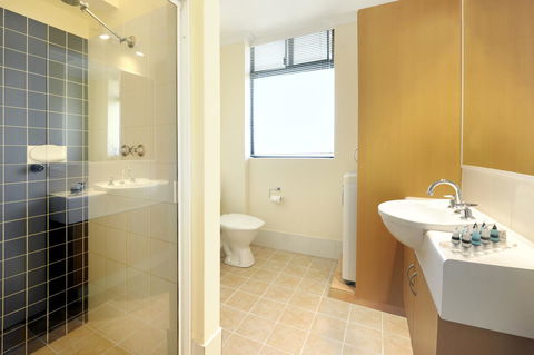 Lodestar Waterside Apartments - Australian Directory 38