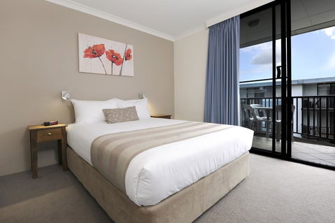 Lodestar Waterside Apartments - Australian Directory 6