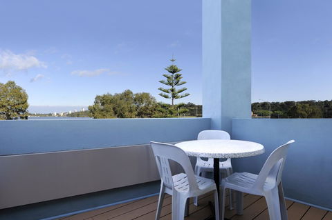 Lodestar Waterside Apartments - Australian Directory 20