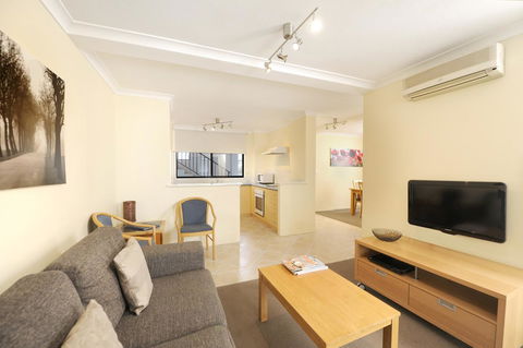 Lodestar Waterside Apartments - Australian Directory 26